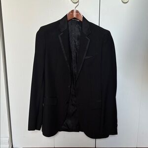 Le Chateau Elegant Black Tuxedo Jacket